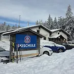 公寓 Bergzauber Bayerwald - Voll Ausgestattetes Familienapartment Mit Pool 圣恩吉玛